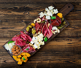 Photo du plat Plateau de charcuterie, fromages et légumes croquants